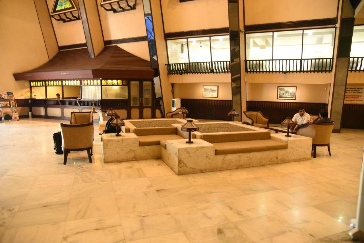 Manuelsons Malabar Palace Kozhikode Zewnętrze zdjęcie