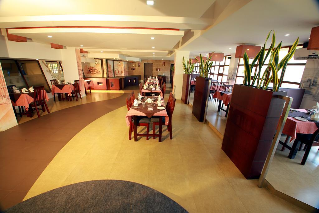 Manuelsons Malabar Palace Kozhikode Zewnętrze zdjęcie