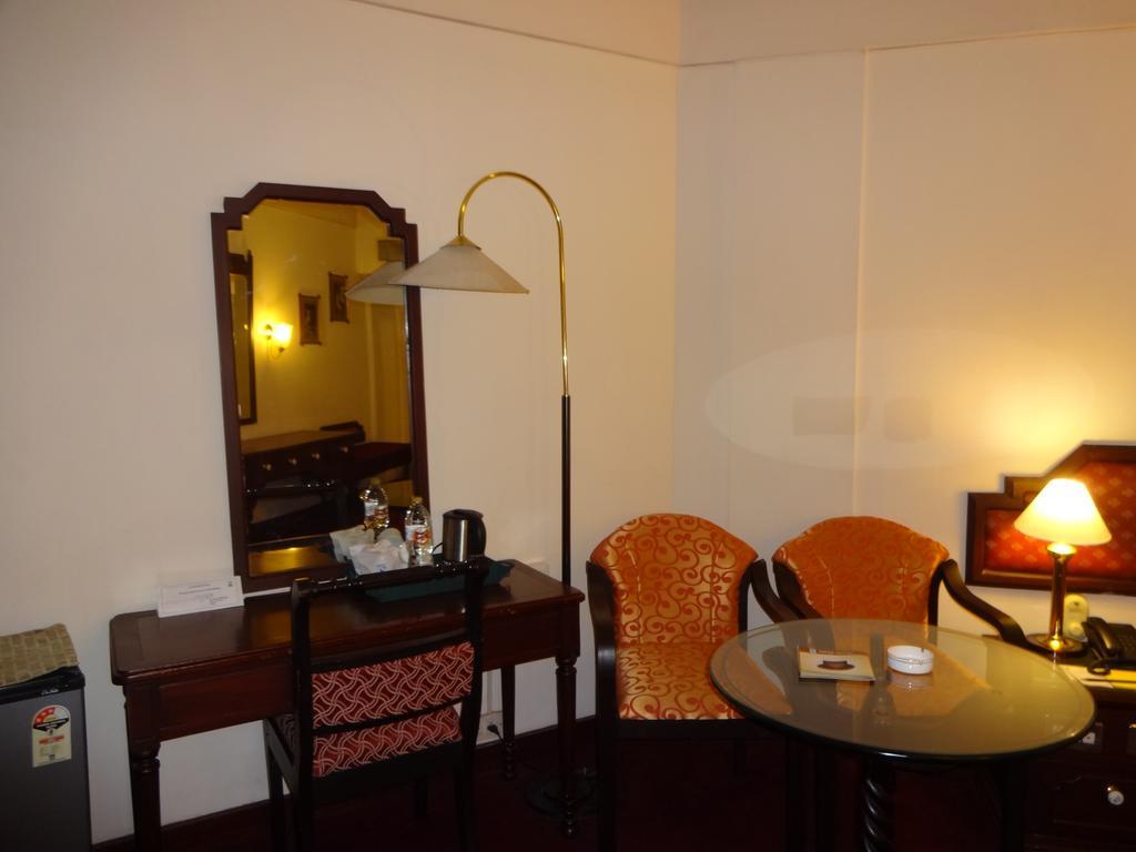 Manuelsons Malabar Palace Kozhikode Zewnętrze zdjęcie